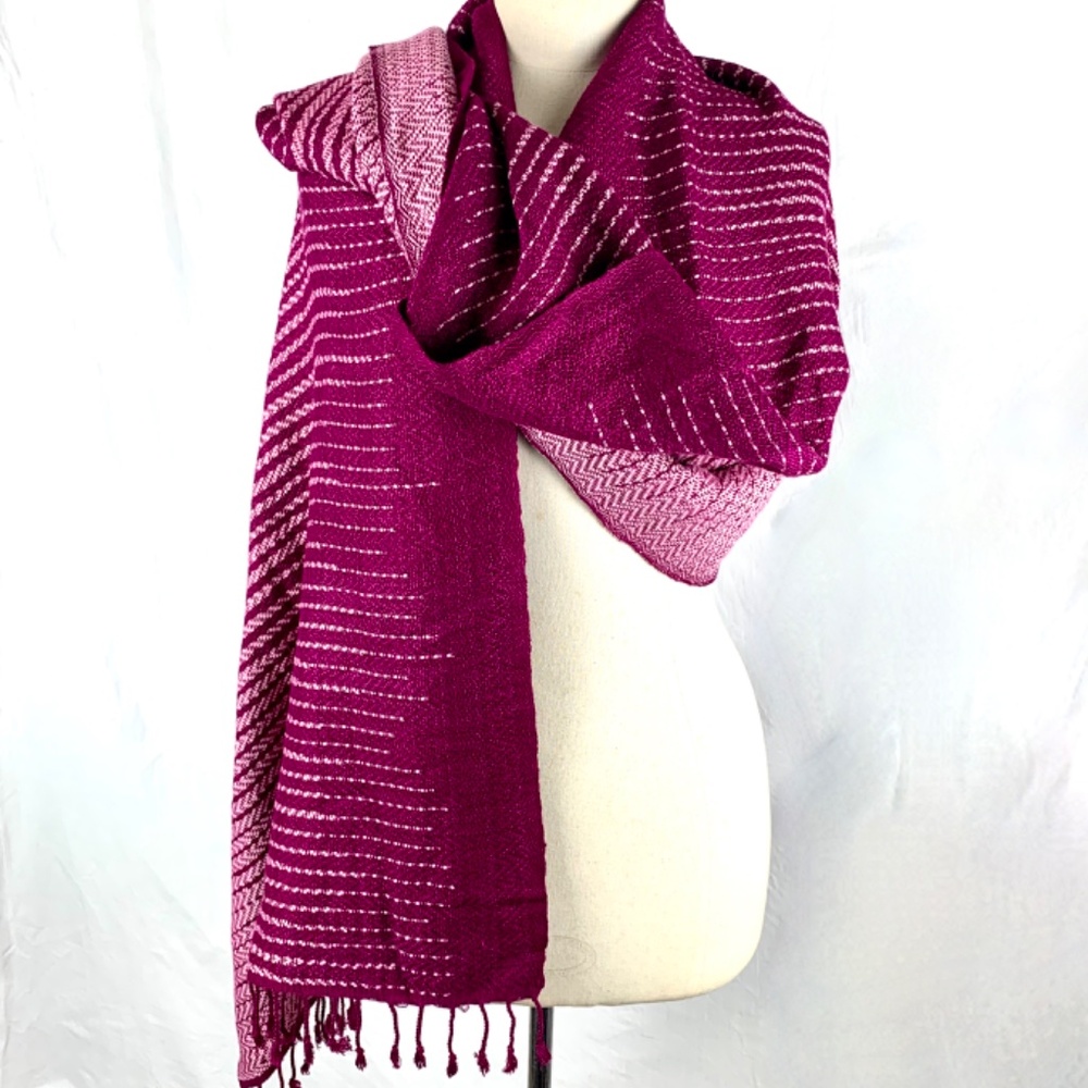 Soft Cotton Knit Long Shawl Lg Scarf Cranberry Decreasing Pink Stripes Excellent - Picture 9 of 10